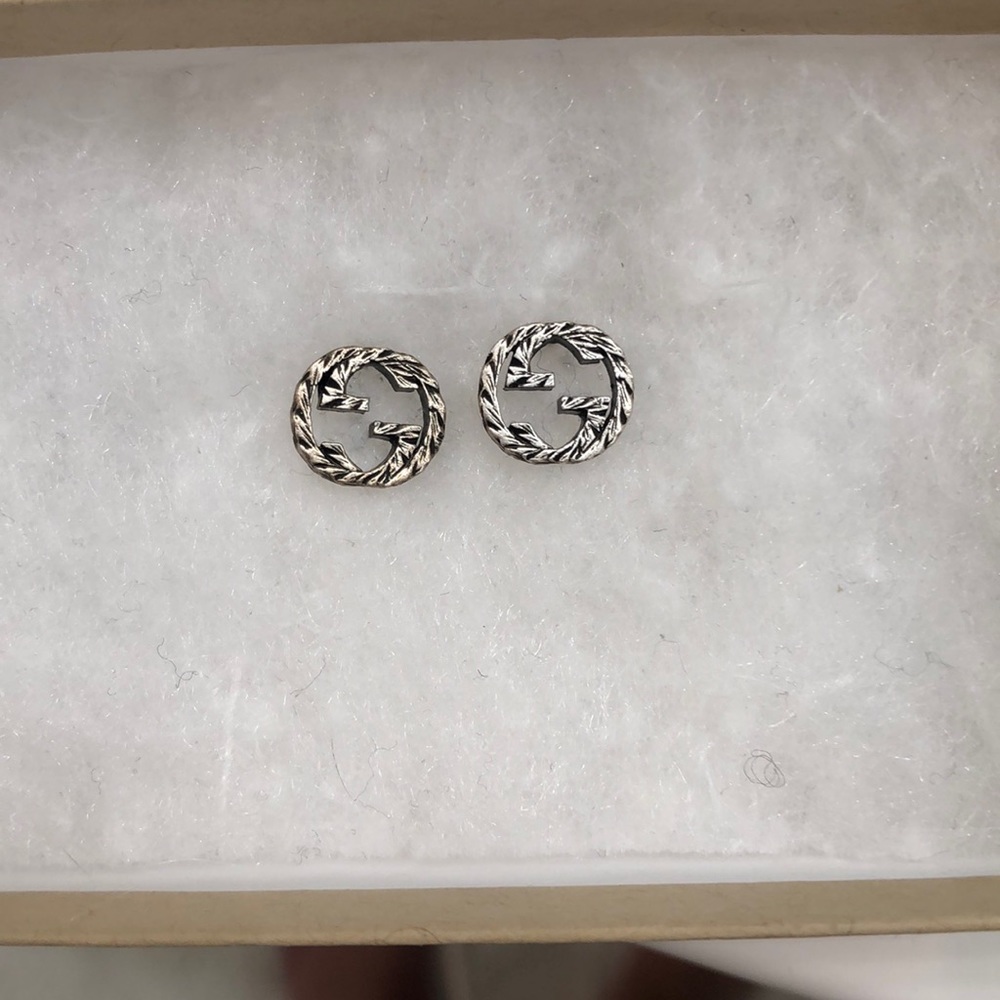 NWOT Gucci interlocking G studs
